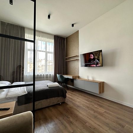 Romantic Apartments - In The Center Of Lviv , King-Size Bed Экстерьер фото