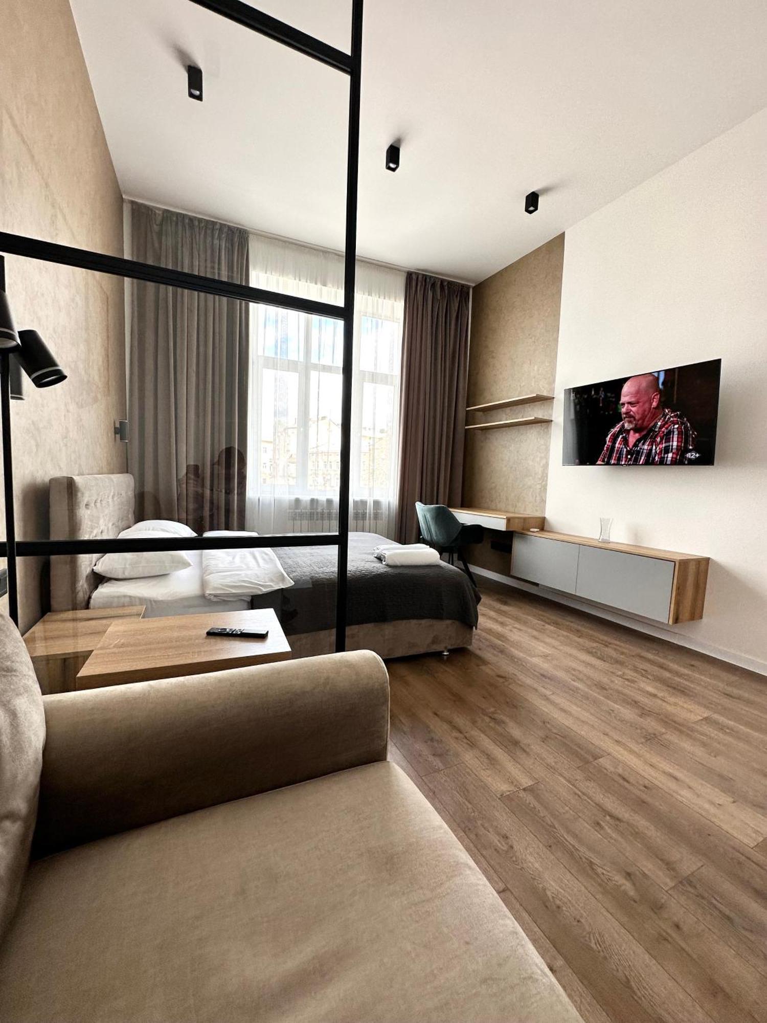 Romantic Apartments - In The Center Of Lviv , King-Size Bed Экстерьер фото