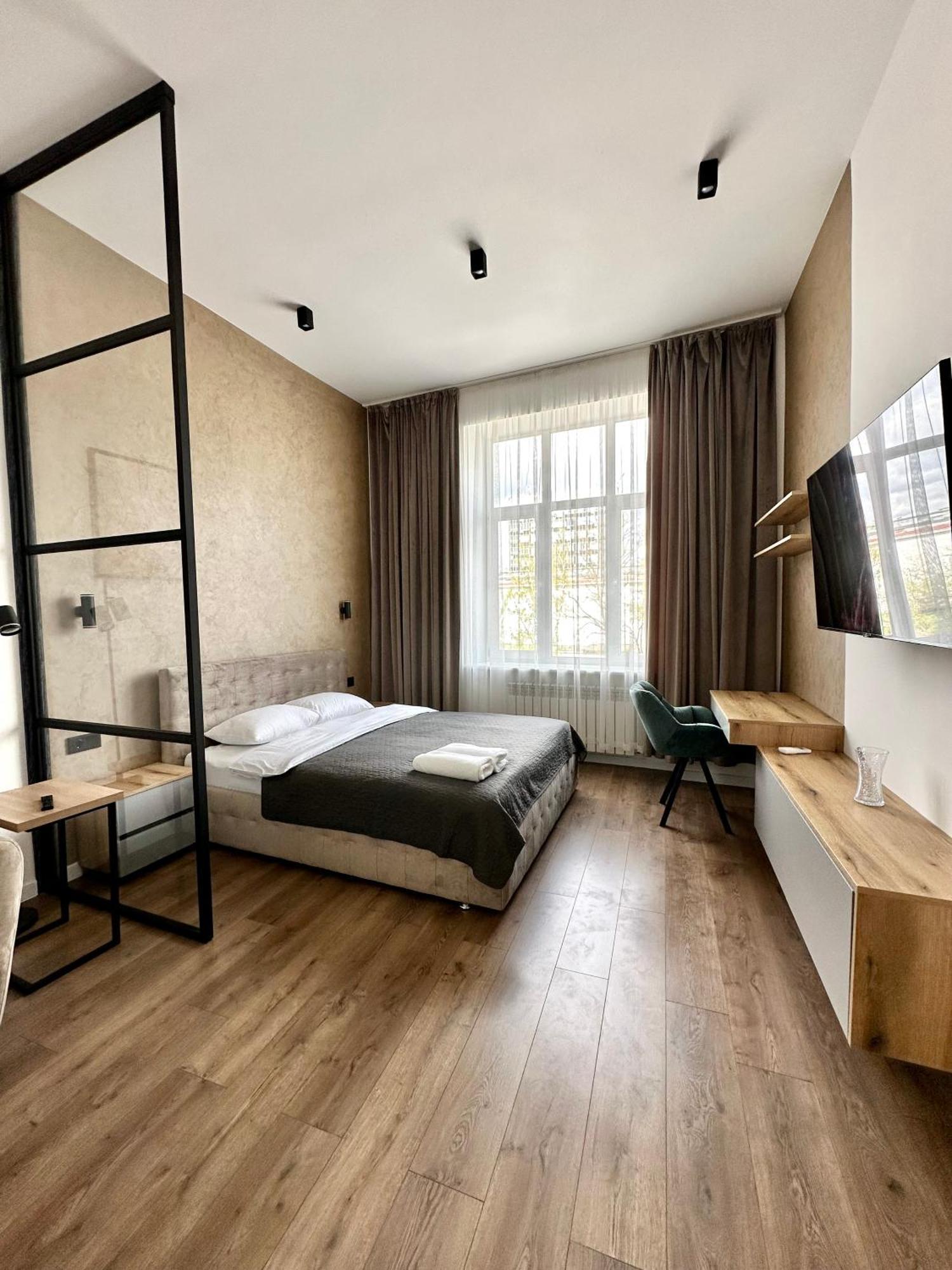 Romantic Apartments - In The Center Of Lviv , King-Size Bed Экстерьер фото