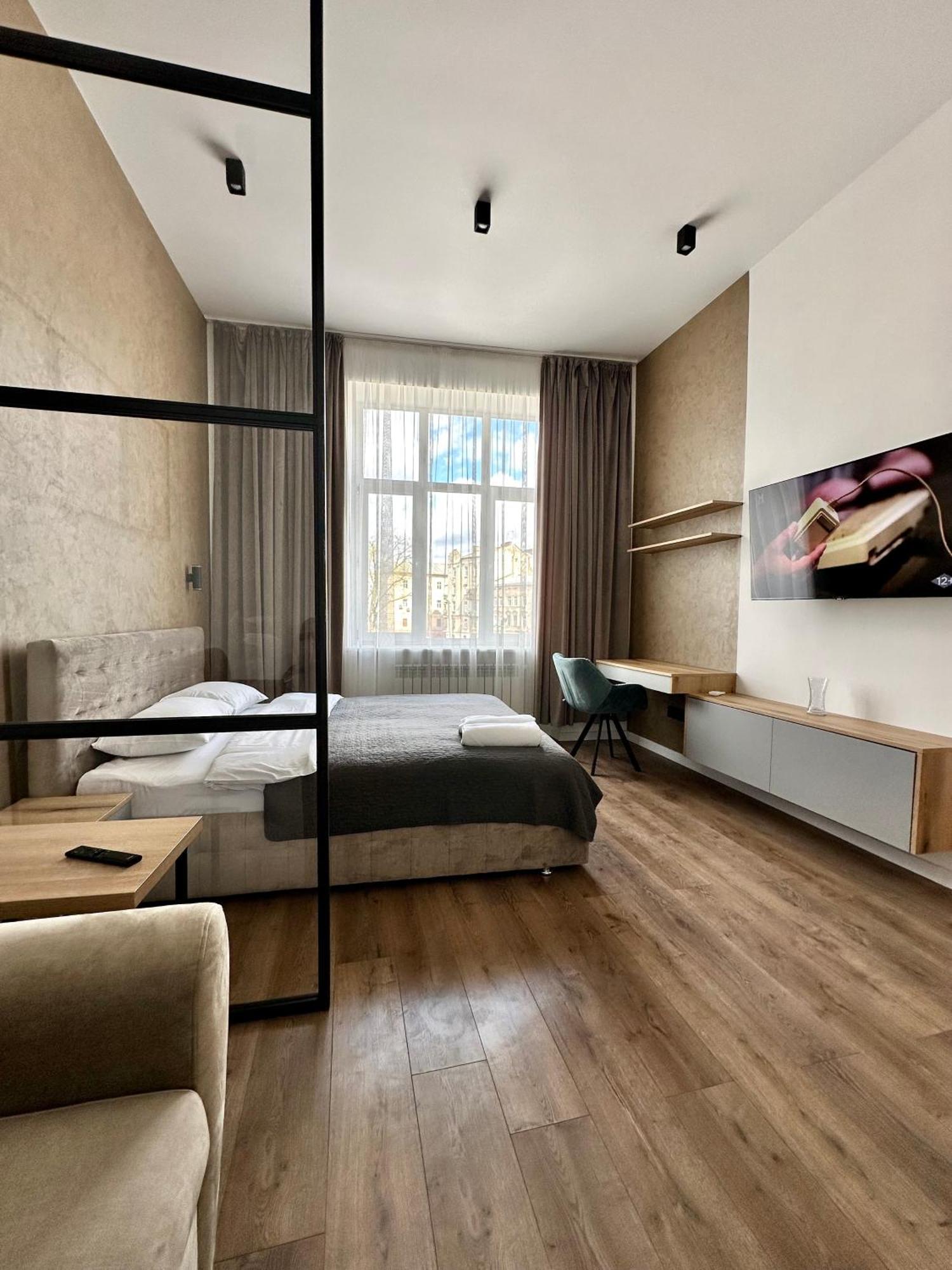 Romantic Apartments - In The Center Of Lviv , King-Size Bed Экстерьер фото